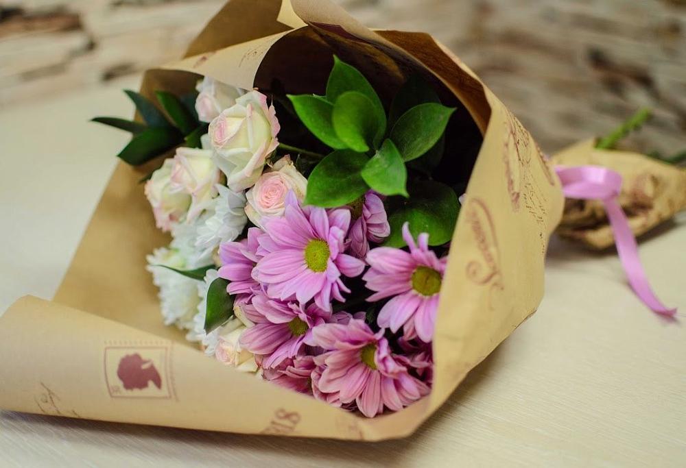 Букет цветов из: Розы и Хризантемы в Макеево