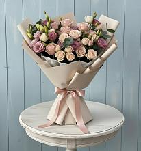 Букет цветов из:  Розы и Лизиантусы в Макеево