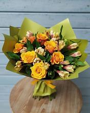 Букет цветов из:  Альстромерии и Розы в Макеево