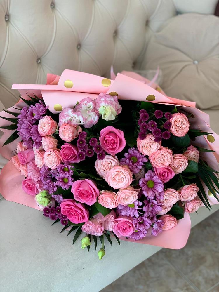 Букет цветов из: Хризантемы, Розы и Лизиантусы в Макеево