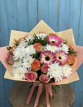 Букет цветов из:  Розы, Герберы и Хризантемы в Макеево