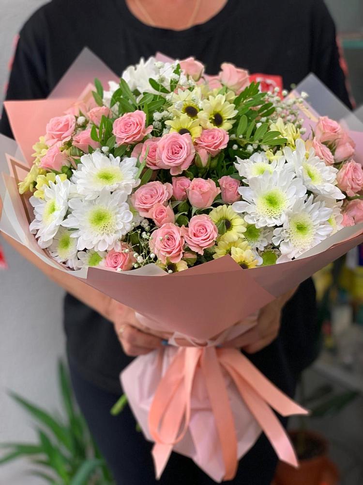 Букет цветов из: Розы и Хризантемы в Макеево