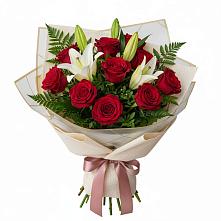 Букет цветов из:  Лилии и Розы в Макеево