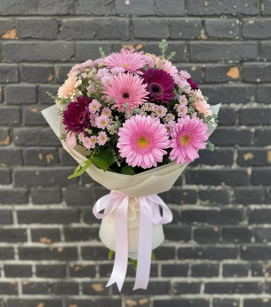 Букет цветов из: Герберы и Хризантемы в Макеево