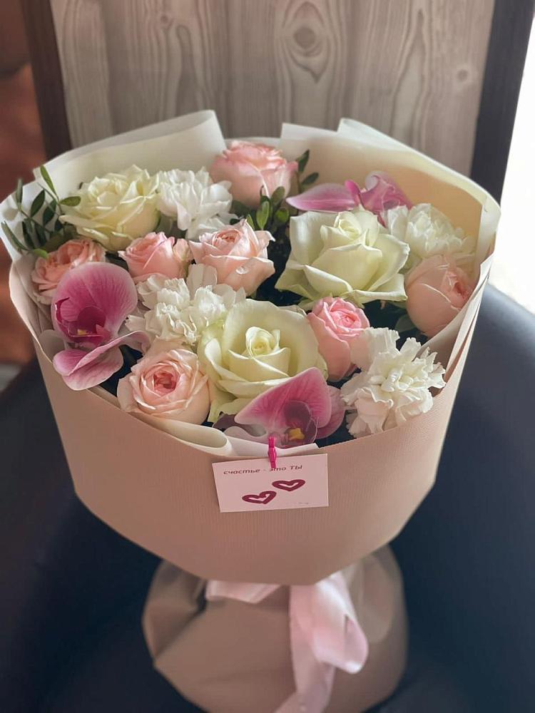 Букет цветов из: Орхидеи, Розы и Гвоздики в Макеево