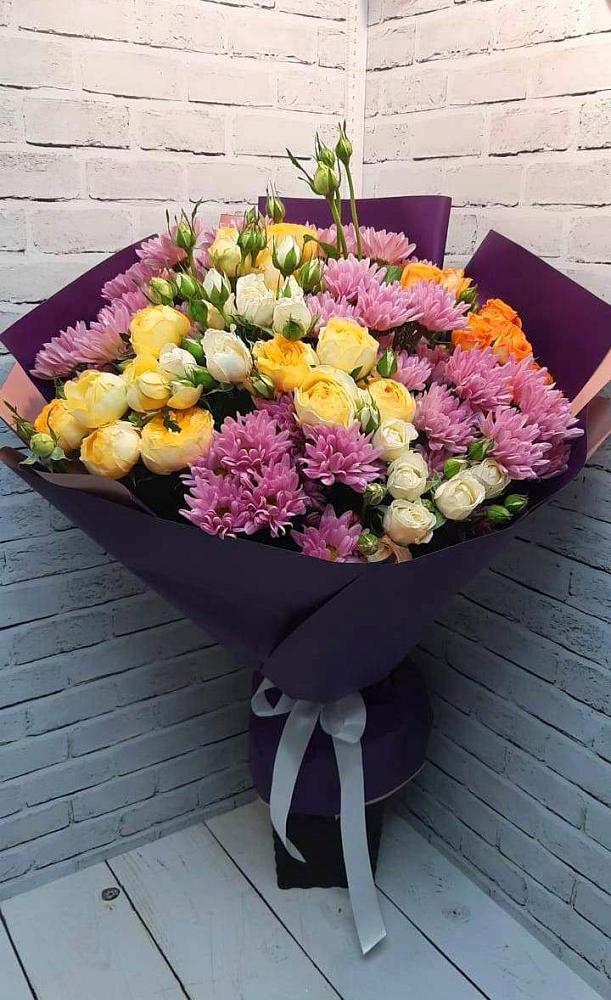Букет цветов из: Хризантемы и Розы в Макеево