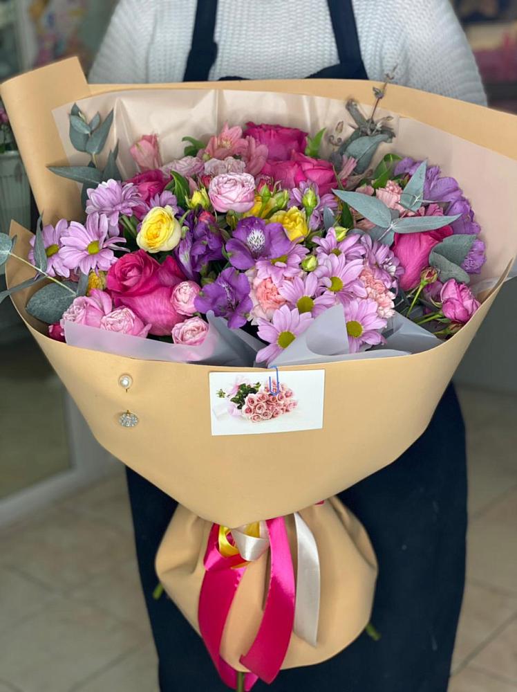 Букет цветов из: Хризантемы, Гвоздики и Альстромерии в Макеево