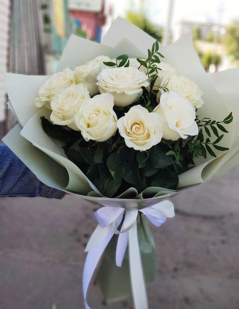 Букет Белые розы Проуд в Макеево