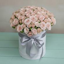 Цветочная композиция из Розы в шляпной коробке в Макеево