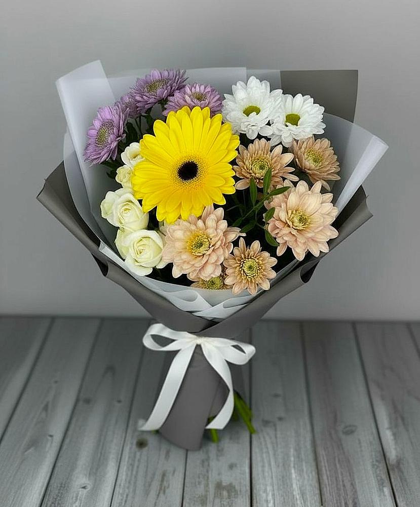 Букет цветов из: Розы, Герберы и Хризантемы в Макеево