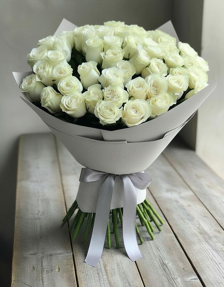 Букет 35 Белых роз в Макеево