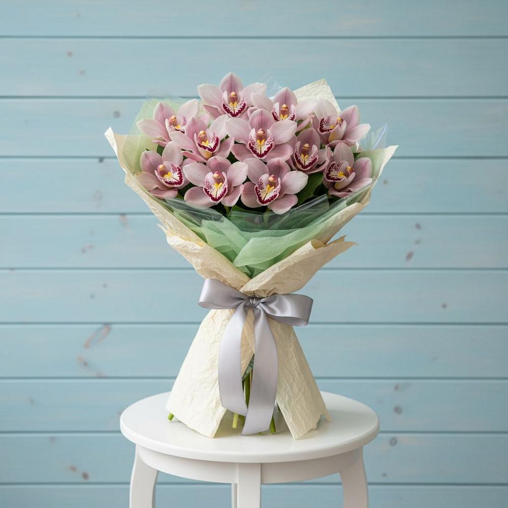 Букет цветов из: Орхидеи и Розы в Макеево