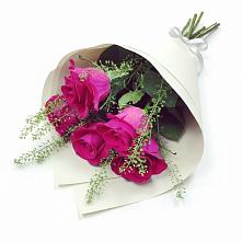 Букет цветов из:  Розы в Макеево