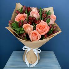 Букет цветов из:  Розы и Альстромерии в Макеево