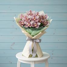 Букет цветов из:  Орхидеи и Розы в Макеево
