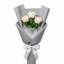 Букет 3 белые розы в Макеево