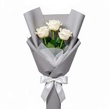 Букет 3 белые розы в Макеево