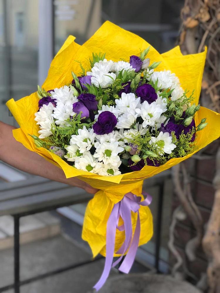 Букет цветов из: Ирисы, Хризантемы и Ромашки в Макеево