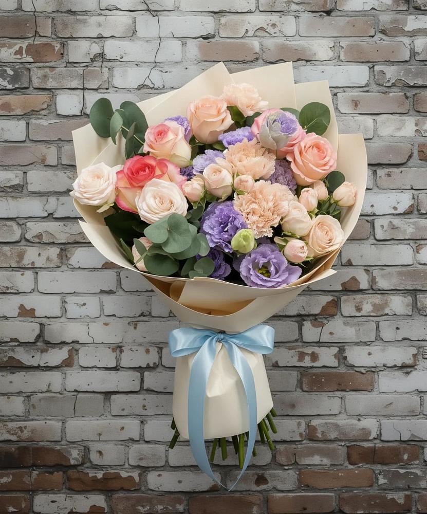 Букет цветов из: Розы, Лизиантусы и Гвоздики в Макеево