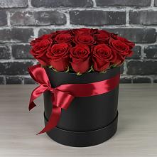 Цветочная композиция из Розы в шляпной коробке в Макеево