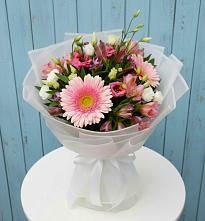 Букет цветов из:  Герберы, Альстромерии и Лизиантусы в Макеево