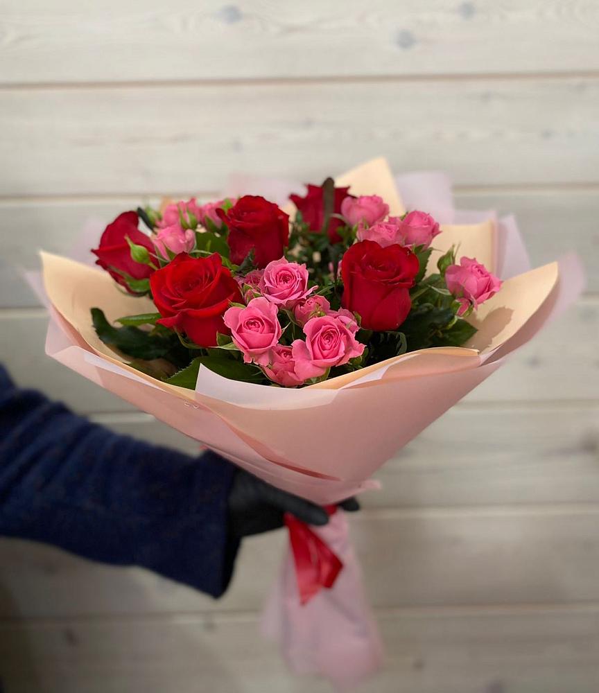 Букет цветов из: Розы в Макеево