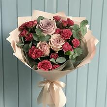 Букет цветов из:  Гвоздики и Розы в Макеево