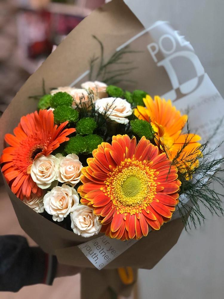 Букет цветов из: Герберы, Хризантемы и Розы в Макеево