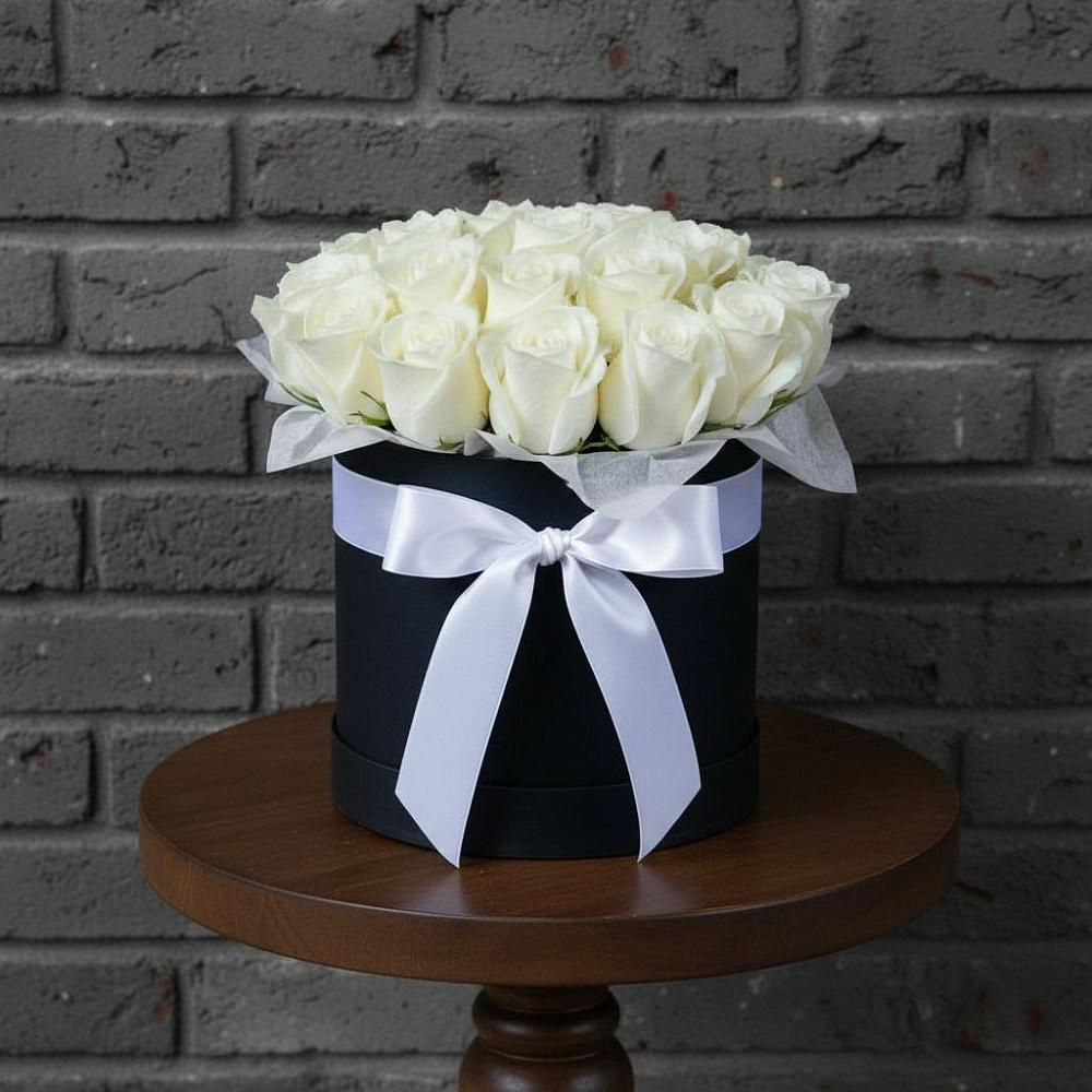 Цветочная композиция из Розы в шляпной коробке в Макеево