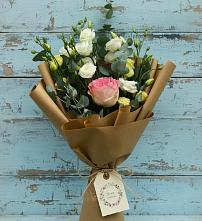 Букет цветов из:  Розы и Лизиантусы в Макеево