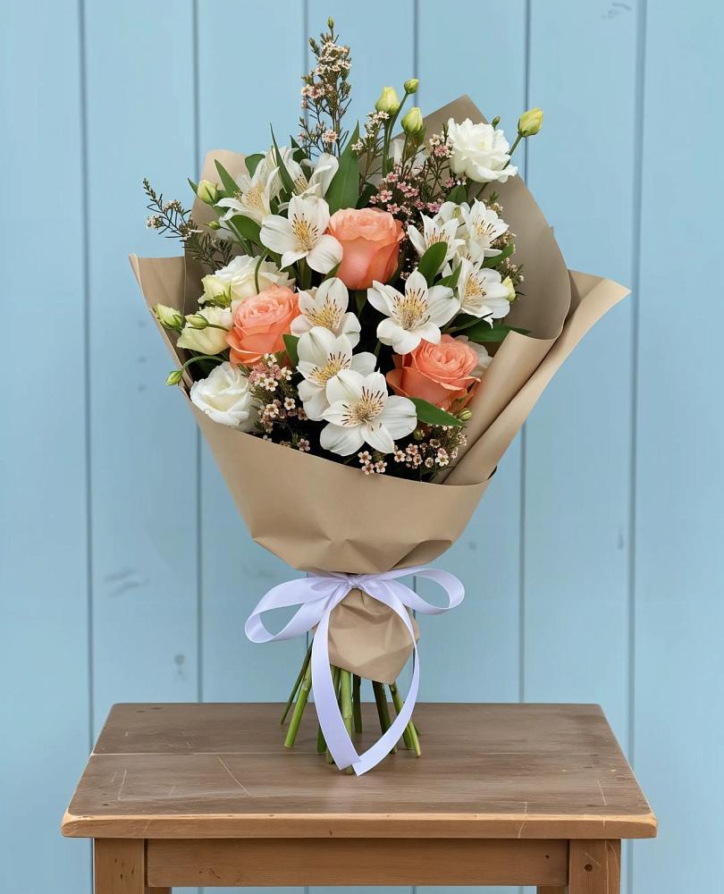 Букет цветов из: Альстромерии, Лизиантусы, Розы и Хризантемы в Макеево