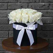 Цветочная композиция из Розы в шляпной коробке в Макеево