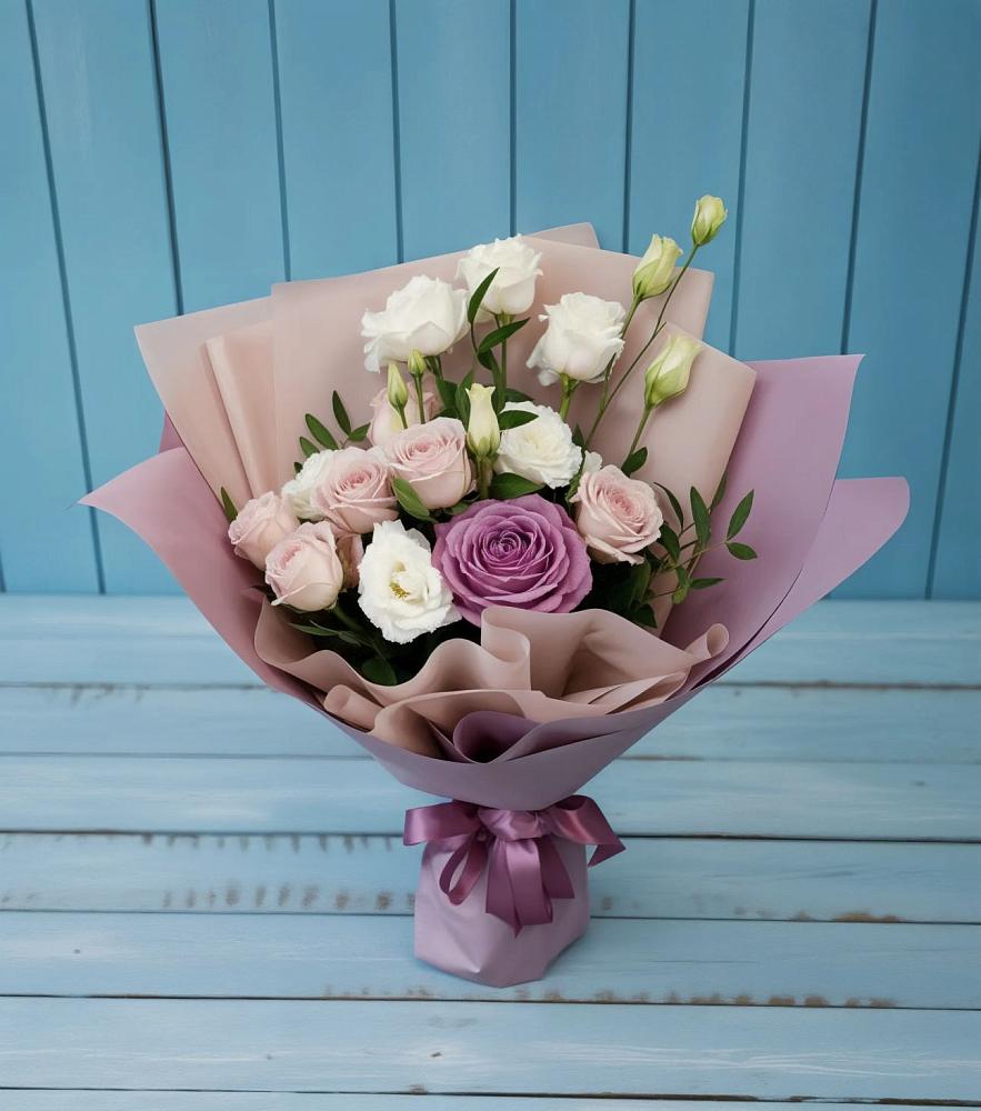 Букет цветов из: Розы и Лизиантусы в Макеево