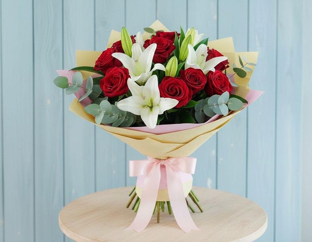 Букет цветов из: Лилии и Розы в Макеево